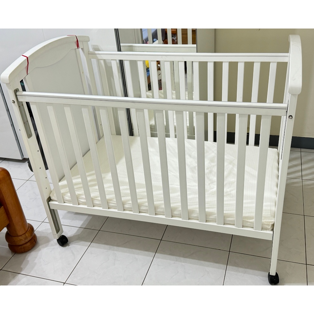 GMP Baby 睡熊白色嬰兒床送蚊帳 (成長床側板+滾輪+床墊)
