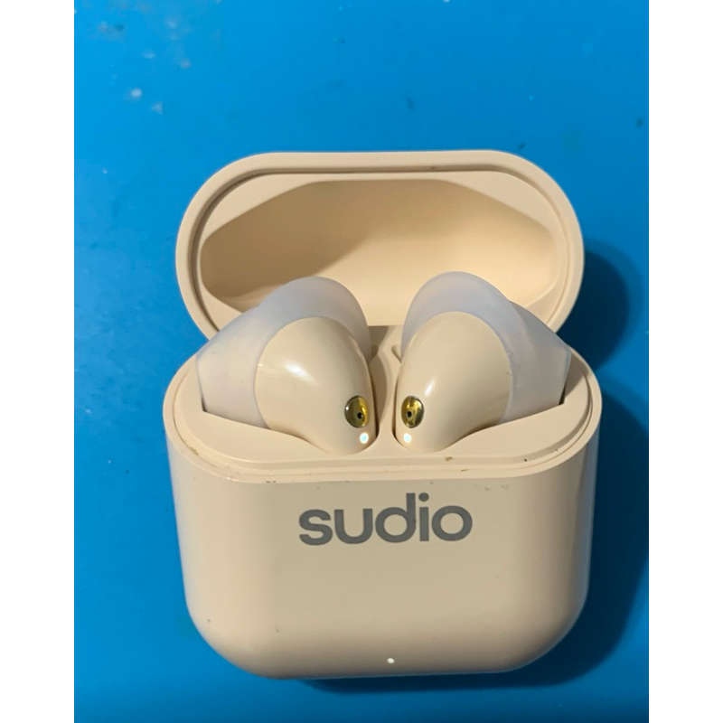 幾乎未使用的瑞典名牌Sudio Nio 真無線藍牙耳機 - 沙色