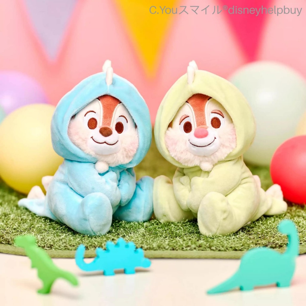 （現貨在台）日本迪士尼奇奇蒂蒂 2024誕生日恐龍睡衣 坐姿毛絨玩偶組