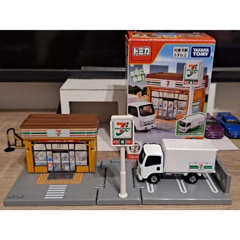 Tomica 7-11場景組 (含ISUZU ELF 7-11運輸車）