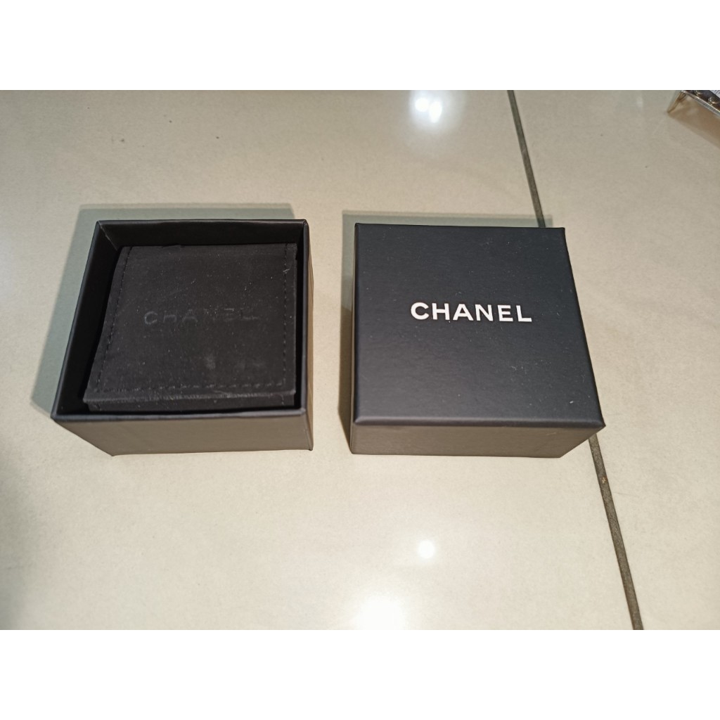 【二手衣櫃】CHANEL 香奈兒 黑色紙盒 飾品盒 7*7*4cm 戒指盒 空盒 珠寶首飾盒 禮品收納盒 小香風黑色禮盒