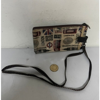 uma hana 臺灣防水包品牌 臺灣製造 英倫 元素 圖案 主題 搖搖木馬 女生包包 精品 皮夾 零錢包