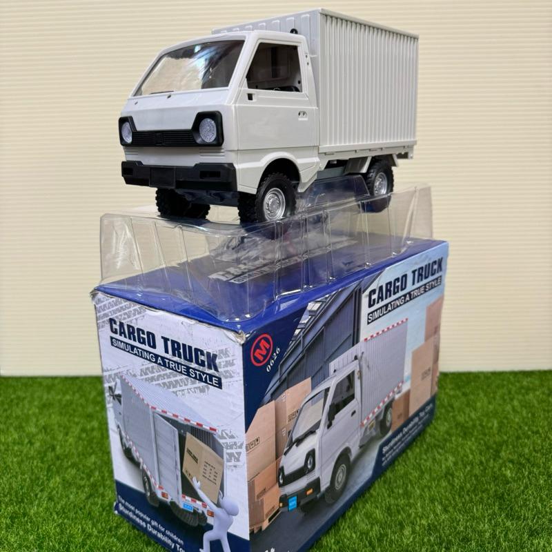 《娃娃機戰利品》 1:16 CARGO TRUCK 仿真貨車 慣性動力 (非遙控車)