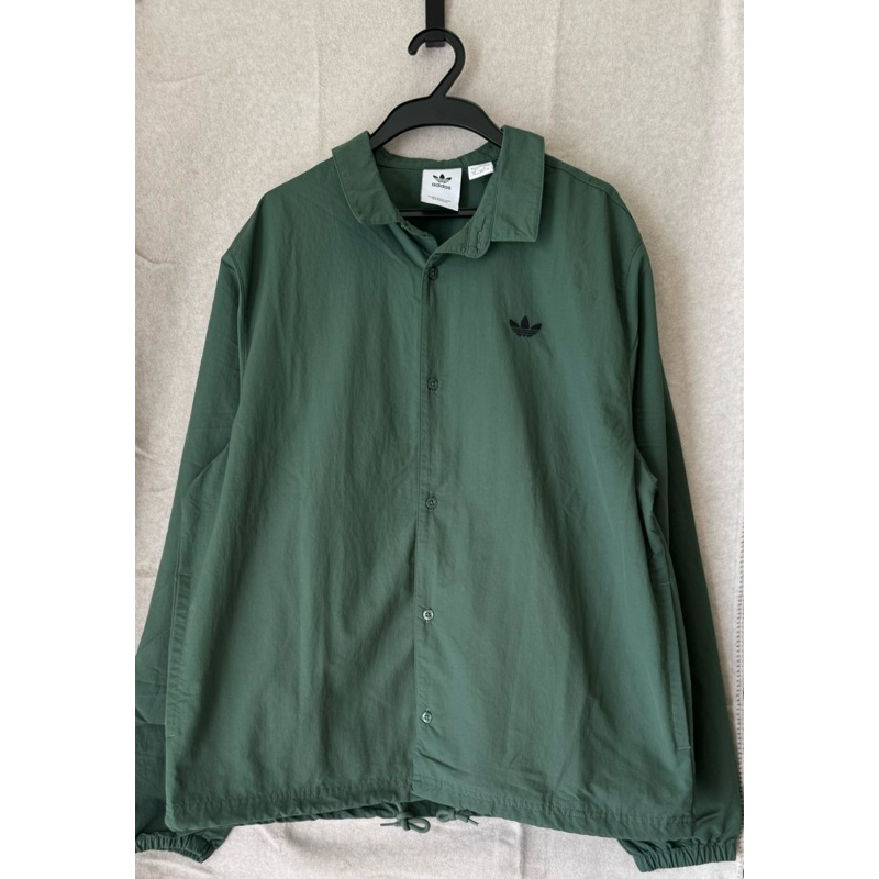 [推薦]全新Adidas 深草綠色排扣防風翻領雙口袋抽繩長袖夾克外套