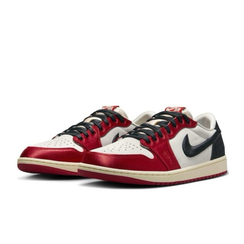 {OGC} TROPHY ROOM x NIKE AIR JORDAN 1 LOW OG AWAY FN0432-100