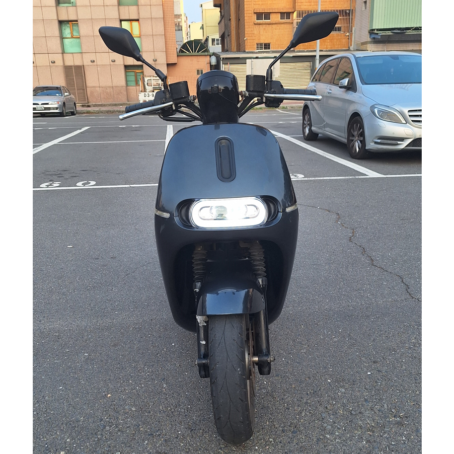 2018 Gogoro 2系列 Delight.全新車殼.座墊.電瓶.儀表板.附車險一年.免費洗鏈條10次【二手商品雜貨