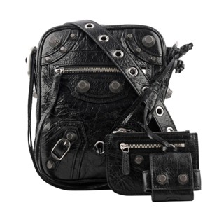 BALENCIAGA Le Cagole 銀釦小羊皮拉鍊方形斜揹包(黑色) 719065 210KR 1000