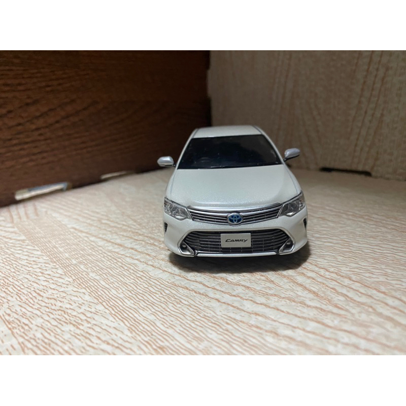 Toyota Camry  珍珠白 1/30 日規原廠模型車