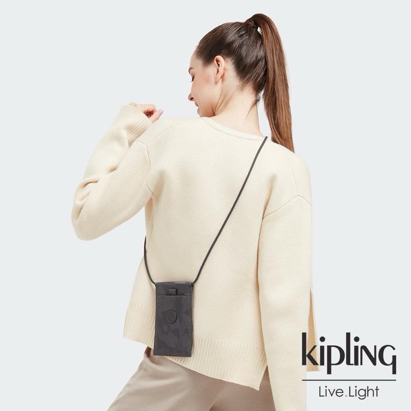 現貨認購Kipling 黑茶佐率性迷彩簡約輕巧側肩小包KPKI6582S8A10OS公司貨