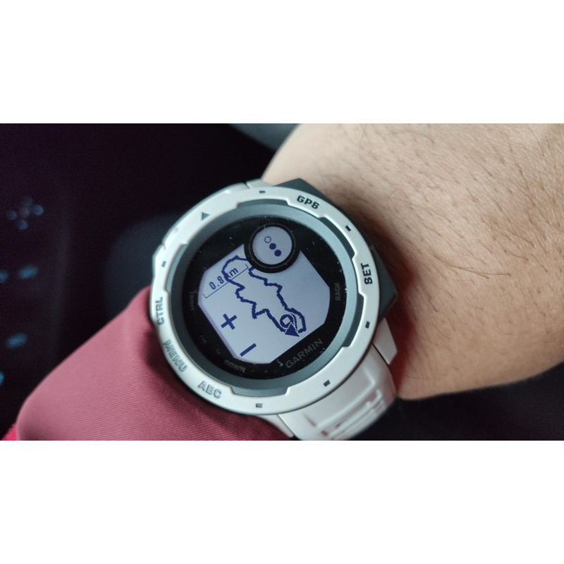 Garmin Instinct GPS運動手錶，登山智慧手錶