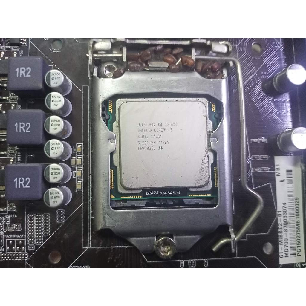 賣2手良品Intel® Core™ i5-650 處理器 4M 快取記憶體，3.20 GHz有內顯