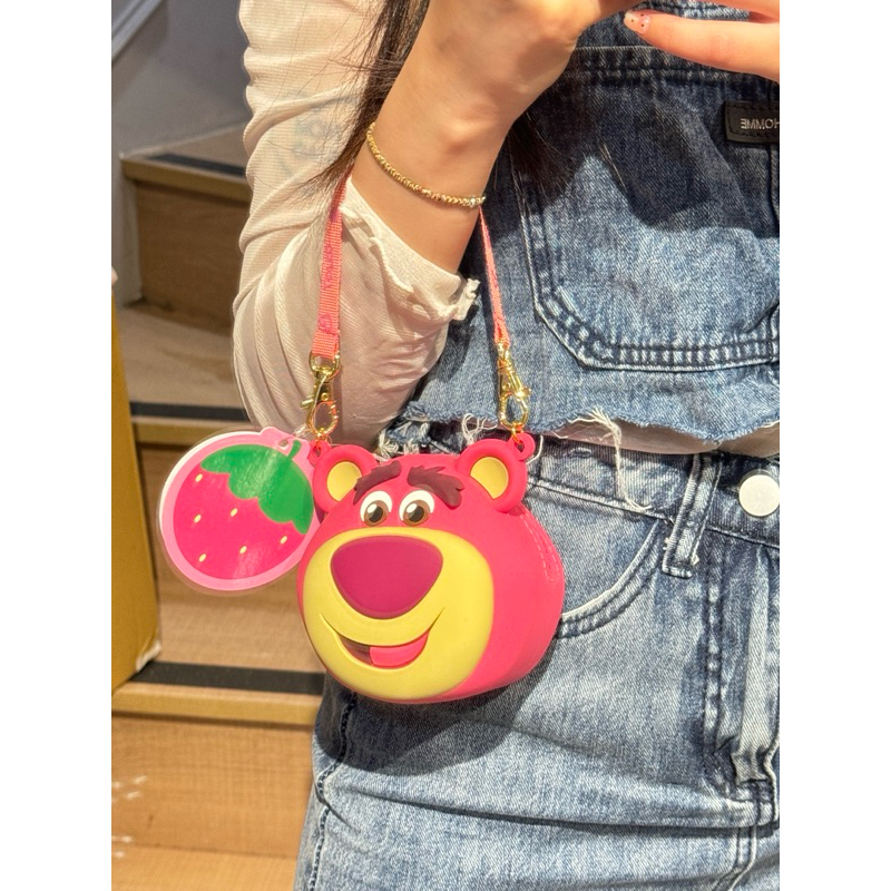 （現貨）香港迪士尼熊抱哥🍓草莓熊糖果零錢包吊飾/手提包💗