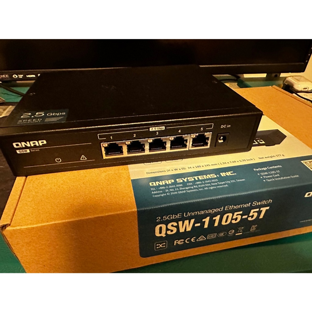 二手 QNAP 威聯通 QSW-1105-5T 5埠2.5GbE 無網管型交換器