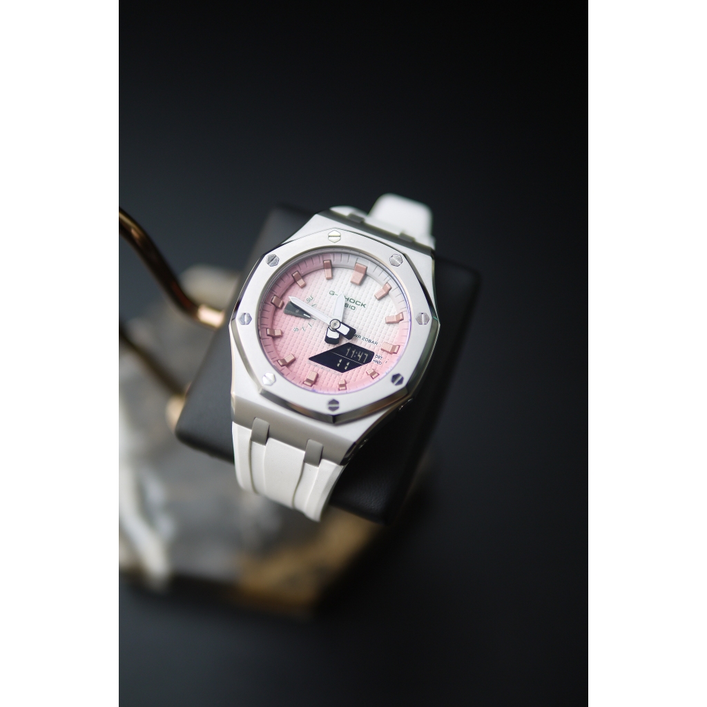 GA2100 農家橡樹改裝 第七代 離岸樣式 白底染粉色 不鏽鋼錶帶 氟橡膠錶帶 藍寶石鏡面 保護貼 透明殼