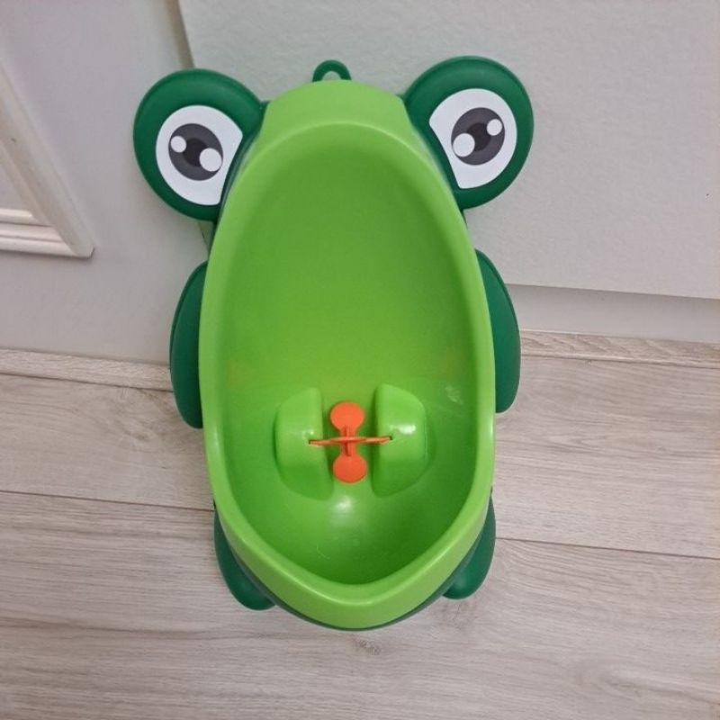 小男童青蛙便斗～ 小青蛙學便器~兒童 站立式學習小便器～分離式小便器~小男童尿桶