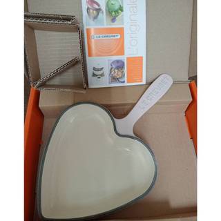 免運宅配 可無息分期 國外購入 LE CREUSET 愛心煎盤/16cm/愛心/烤盤/煎鍋/烤鍋/愛心煎鍋/貝殼粉