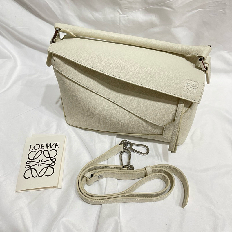 LOEWE puzzle small 白色小牛皮 全新