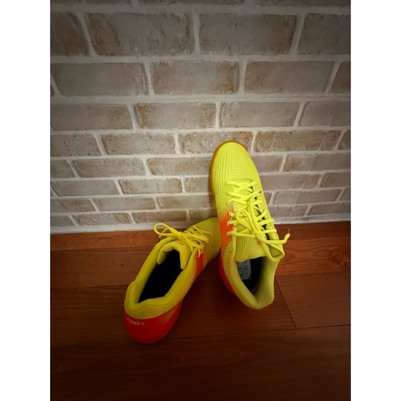 YONEX 優乃克 寬楦 羽球鞋 SHB-ELZ2WEX-Y黃色 「男女款（27.5公分）高階款」買來沒穿過