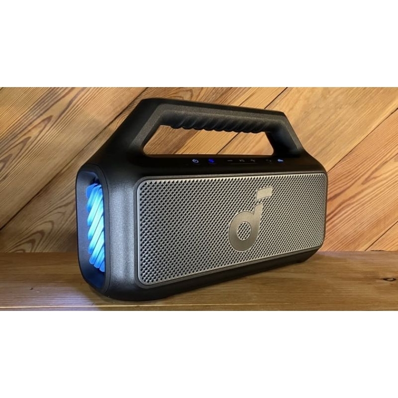 目前有現貨 soundcore Boom 2  IPX7 防水 RGB 燈 便攜 適用於戶外、露營、海灘和後院