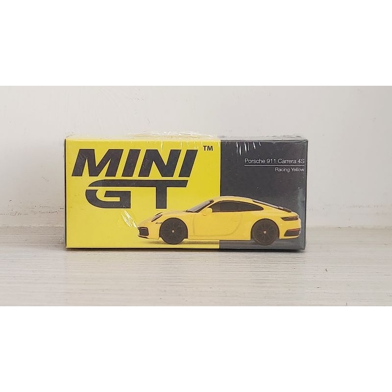 Mini GT 保時捷 911 Carrera4S
