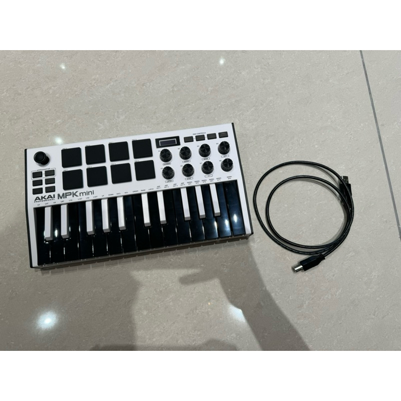 第三代 Akai MPK Mini MK3 MIDI 鍵盤 黑白款