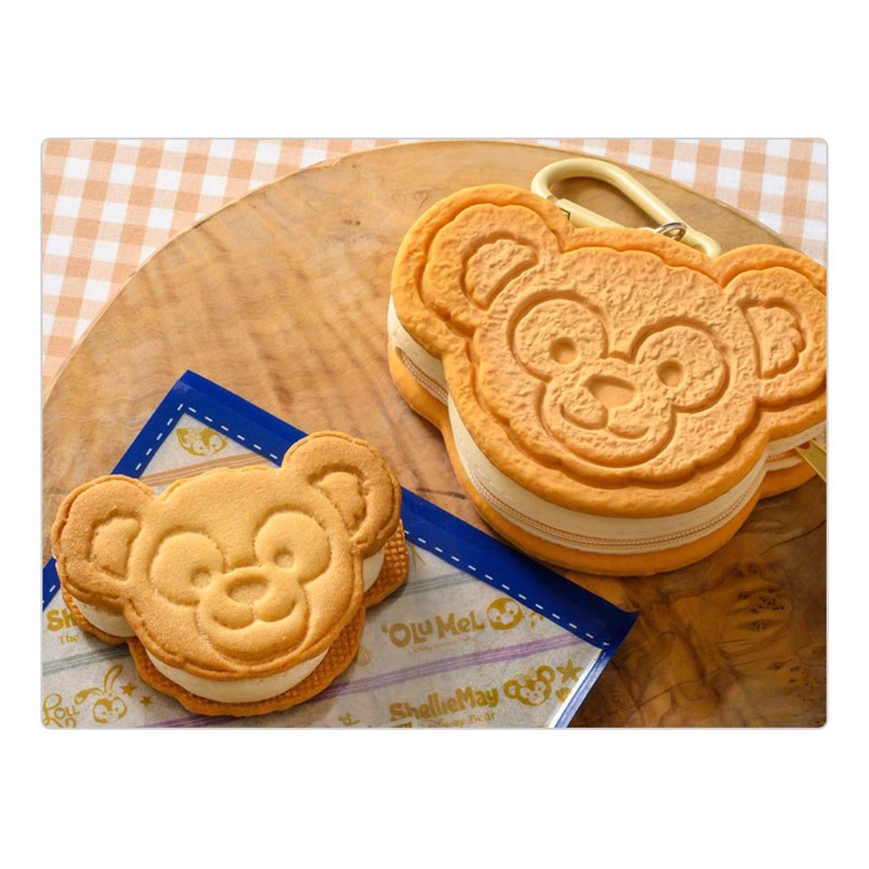 全新現貨 日本東京迪士尼海洋限定 達菲熊餅乾造型拉鍊矽膠零錢包 收納包 登山扣可掛式