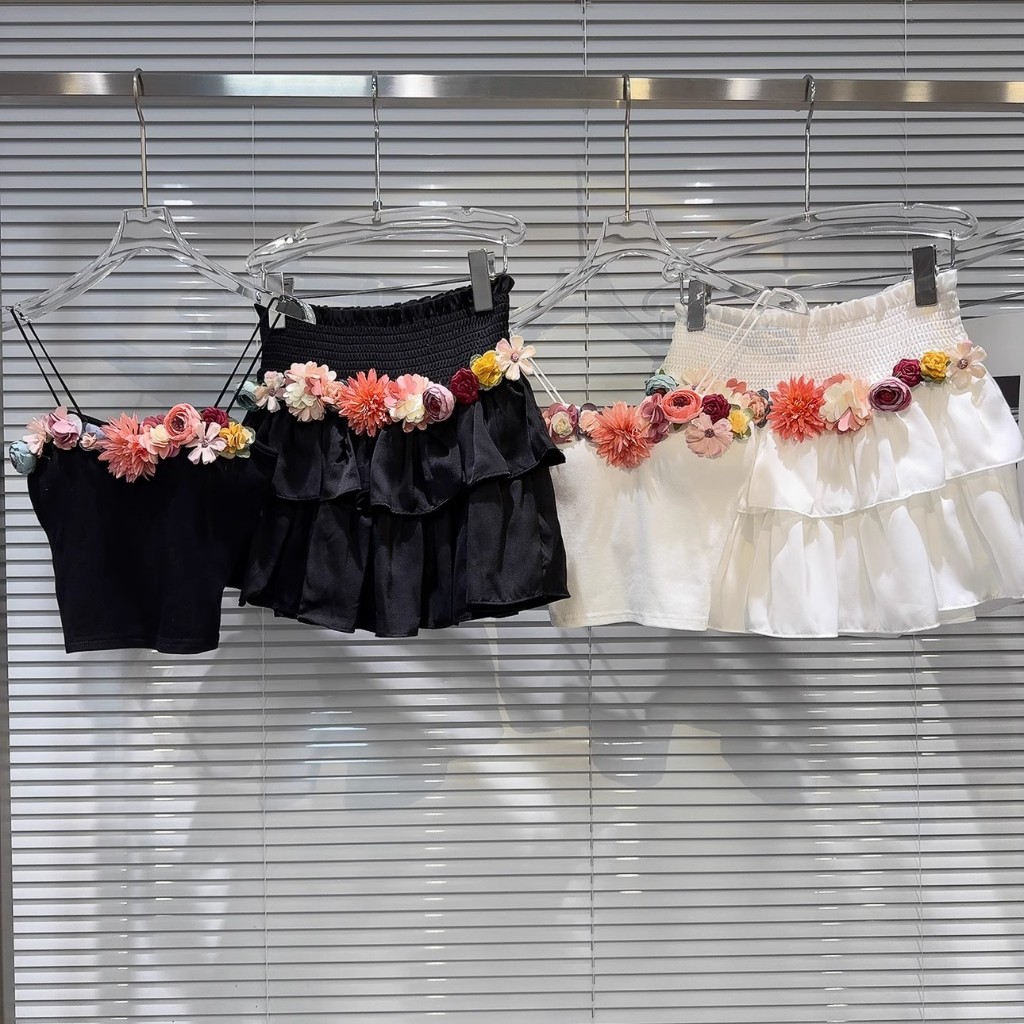 Woozy 🇰🇷韓國🇰🇷 預購款♡ ᴹᴬᴰᴱ ᴵᴺ ᴷᴼᴿᴱᴬ 春夏 甜美 小眾 立體 花朵 背心 蛋糕裙 短裙 套裝