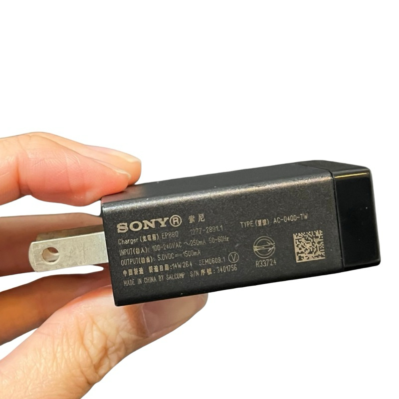 ❮二手❯ 日本 SONY 索尼 5V 1.5A 原廠手機旅充 AC-0400-TW 耳掛式耳機充電器 NW-W625