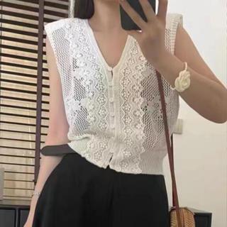 衣時尚 上衣 針織衫 毛線衣 背心 馬甲 新款女裝甜美蕾絲肌理鏤空修身V領針織馬甲N518-33540.