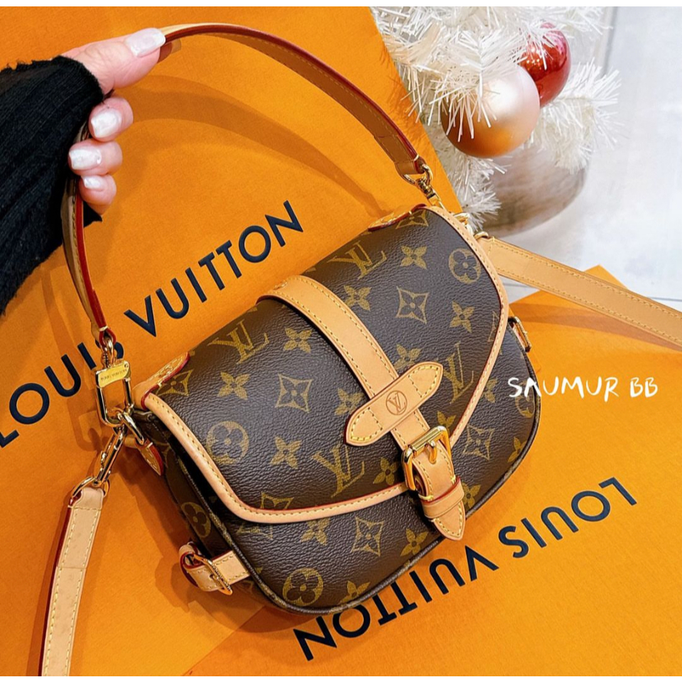 二手旗艦 LOUIS VUITTON LV 全新現貨 字紋 Saumur BB 雙子星 馬鞍包 兩用包 (中友店)
