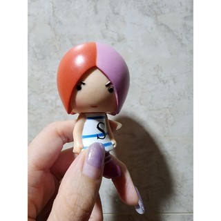 SHE 💜Selina 絕版小公仔💜 想要收藏的在來唷 偶像公仔 明星週邊