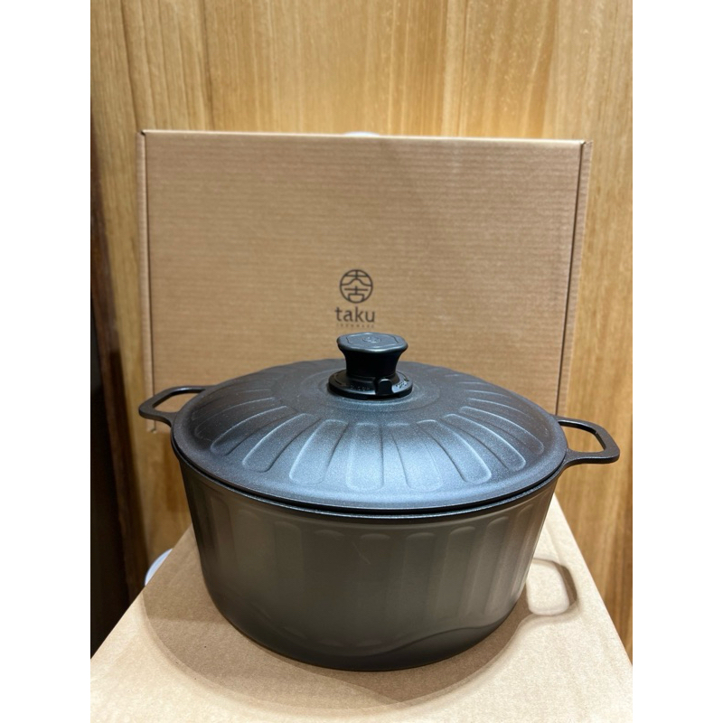 MIT大古鐵器。大古鑄鐵。無塗層鑄鐵鍋。輕量鑄鐵萬用鍋。專櫃$9800