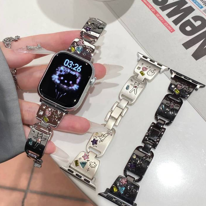 《貓貓月球》手繪貓咪寶石鑲嵌金屬iwatchs11錶帶適用於蘋果apple watch s10987654錶帶 可愛錶帶