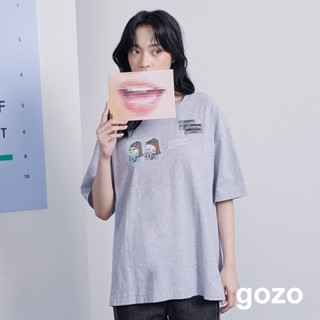 【gozo】帶墨鏡的珍珠鴨鴨寬鬆T恤(淺灰/黑色 F) | 女裝 圓領 休閒
