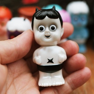 【🔥 超稀有 絕版 Hapy 小惡魔 黑白色 扭蛋 】blackpearls 大Hapy 公仔 小惡魔 轉蛋 白色