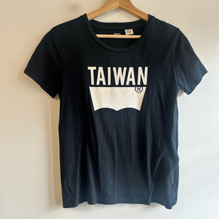Levi‘s👖 TAIWAN字樣 Logo tee 女版