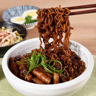 💥現貨,快速出貨🚚【OHCHEF】韓式炸醬年糕麵 260g 不倒翁Q拉麵