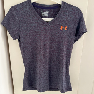 UNDER ARMOUR 運動上衣