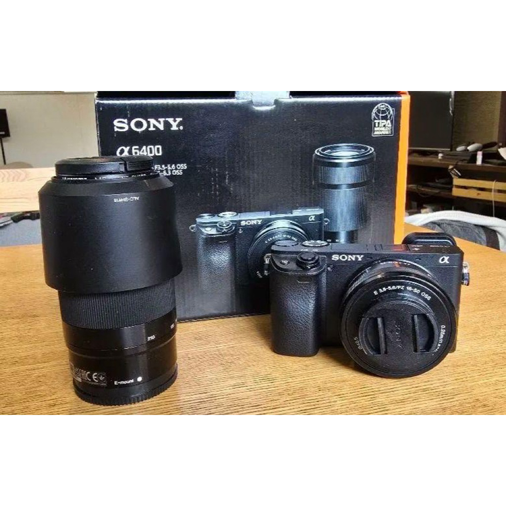 二手極新Sony a6400（有貼保護膜）+標準變焦鏡頭+遠攝變焦鏡頭 快門三千內 套裝隨買即拍