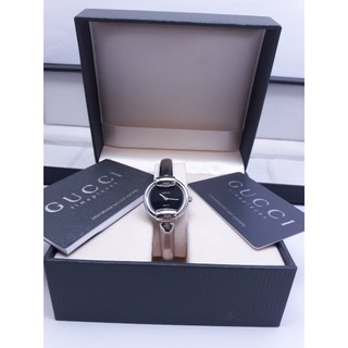 【Jessica潔西卡小舖】GUCCI古馳1400L經典黑麵手環式石英女錶--盒單齊全
