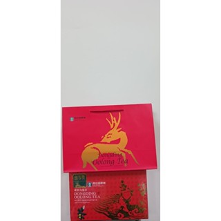 2017年冬季〔頭等獎〕鹿谷農會比賽茶。高階凍頂烏龍茶。1盒150gx2罐裝。含提袋。收藏品。限量好喝。愛茶人