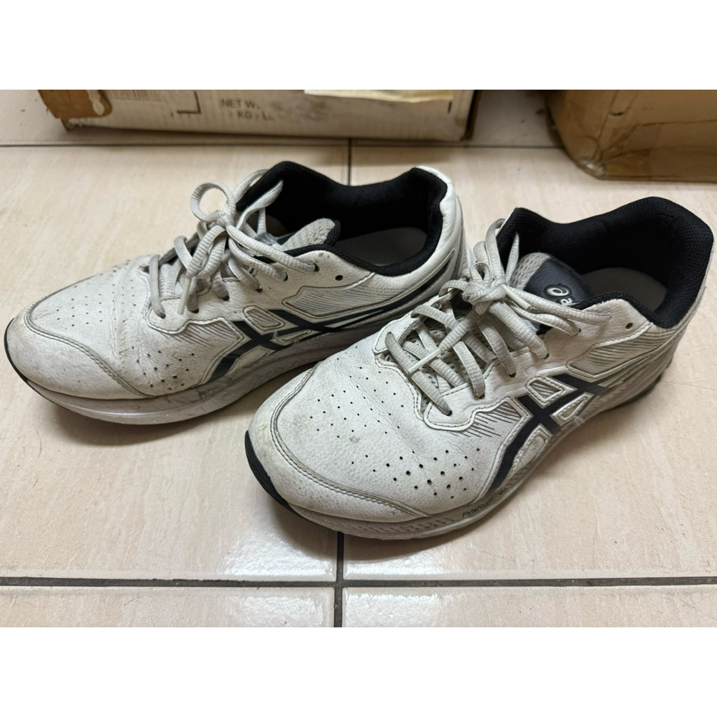 ASICS GT-1000 LE2 US9跑步鞋