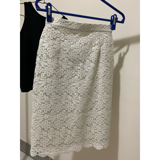 Uniqlo米白蕾絲半身裙-全新