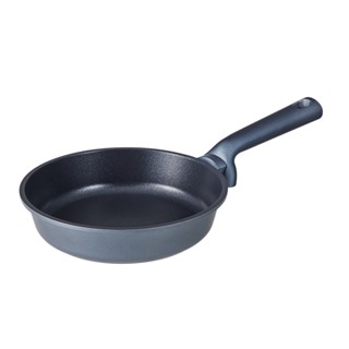 【康寧餐具WORLD KITCHEN】藍寶石鑄造不沾平煎鍋20cm