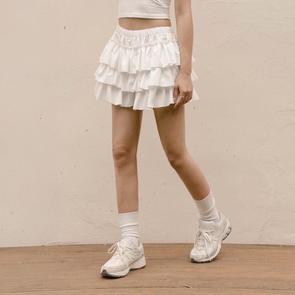 QUEENSHOP_ S 品子聯名 多層荷葉傘擺蛋糕短裙-白S/M/L 現+預 【03010913】