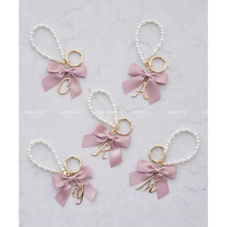 【預購】Maison de FLEUR 英文字母蝴蝶結珍珠吊飾 原單