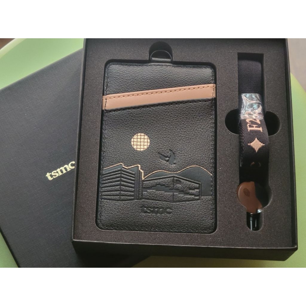 TSMC 台積電 F22高雄廠識別證套組+手機掛繩