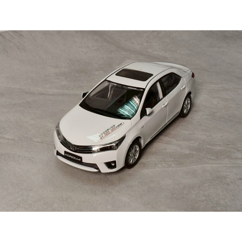 Toyota Corolla altis 11代 白色 1/18 模型車 合金車模收藏擺件 汽車模型