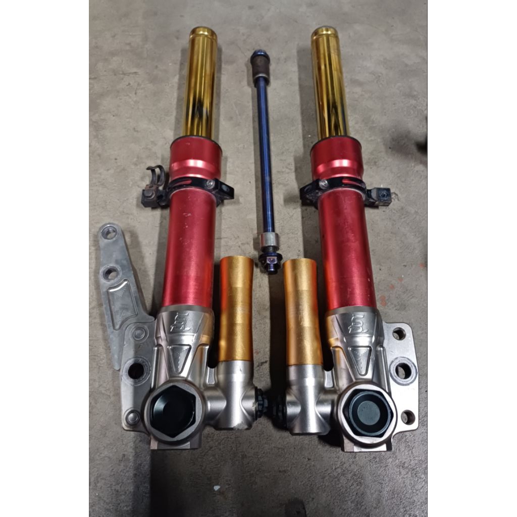 二手光陽新G6 150改裝野蠻公牛前避震器