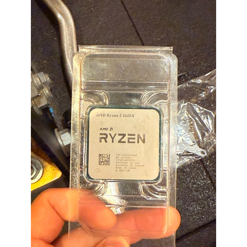新品未開封 AMD ryzen 5600X AMD Ryzen 5 5600X (6-Core 12-Thread) Unlocked with Cooler